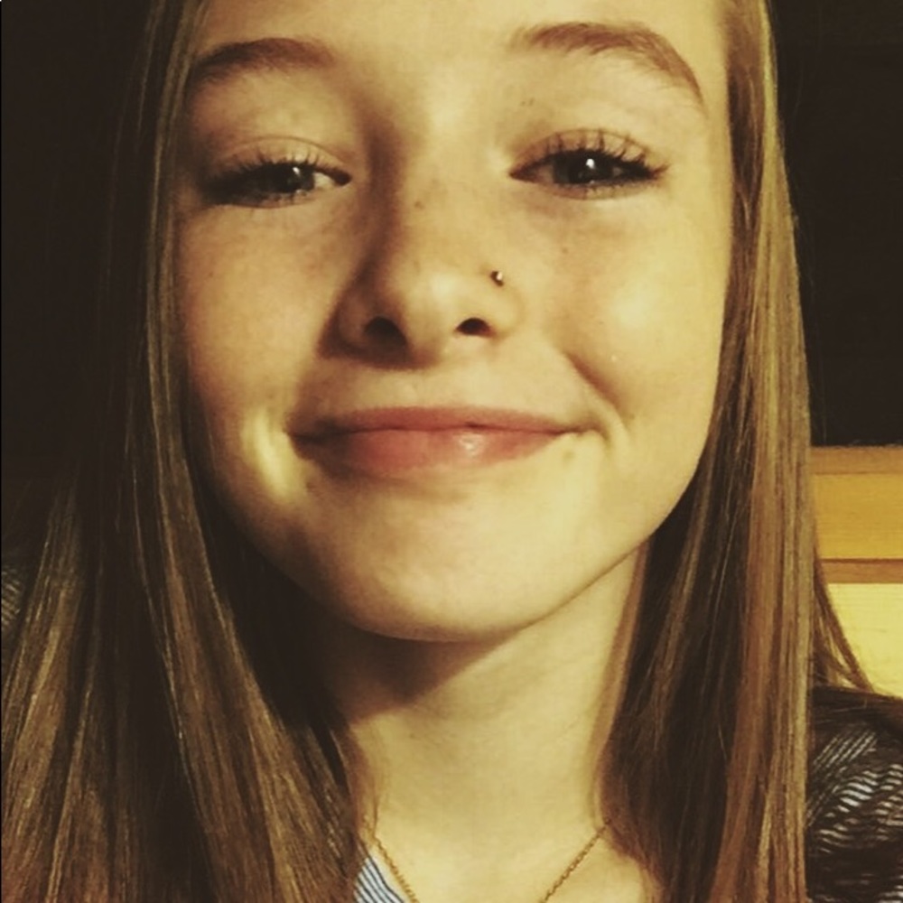 Meet your Posher, Ella